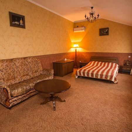 Magnat Lux Hotel Chernivtsi Εξωτερικό φωτογραφία
