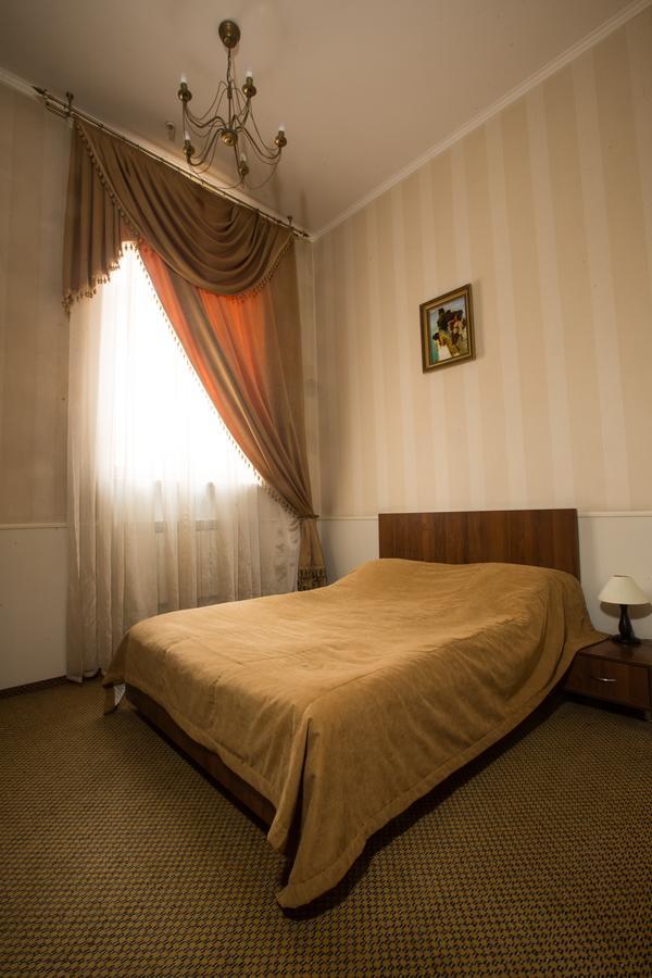 Magnat Lux Hotel Chernivtsi Εξωτερικό φωτογραφία