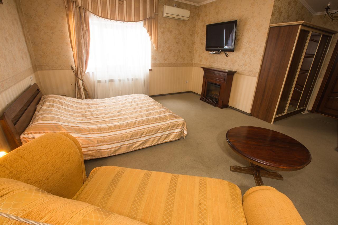 Magnat Lux Hotel Chernivtsi Εξωτερικό φωτογραφία